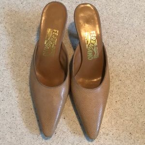 Ferragamo 8 2A slides nice